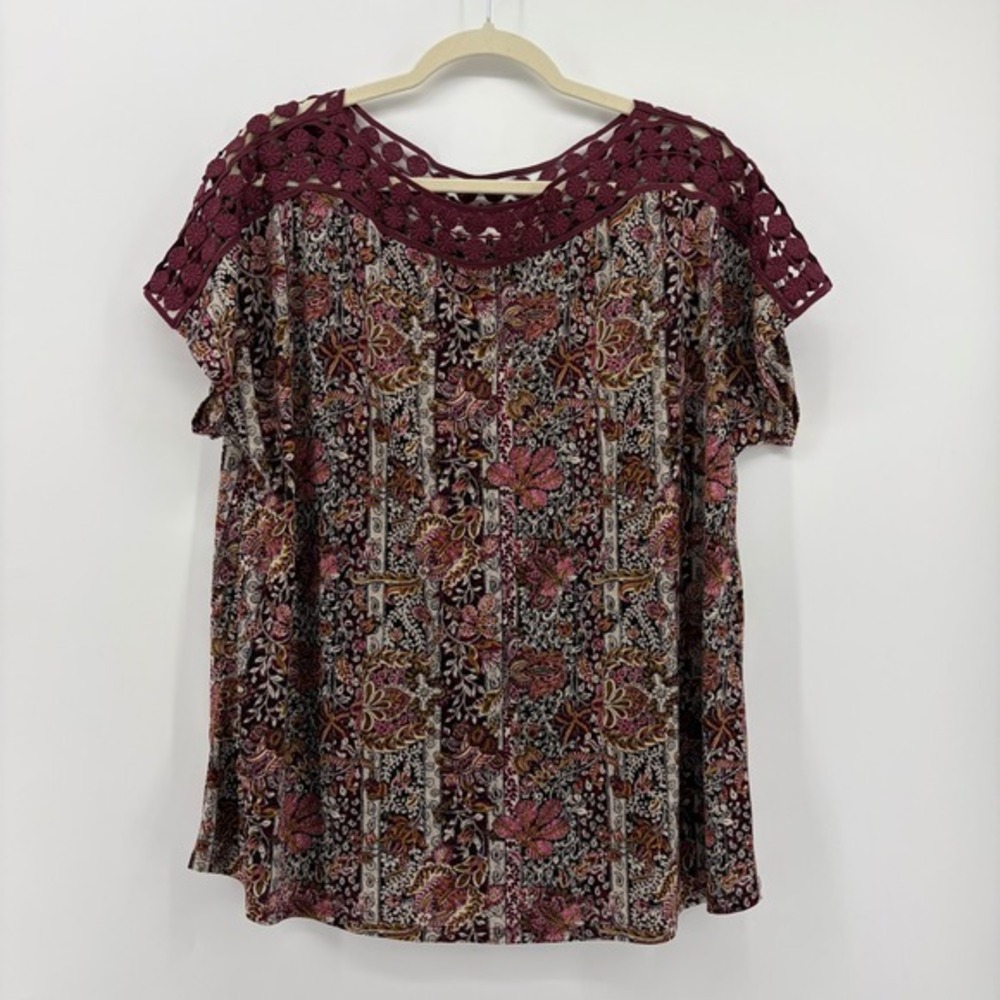 Cato 14/16W Plus Size Burgundy Floral Crochet Lace Trim Short Sleeve Top